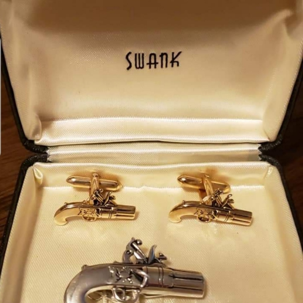 Vintage tie clip and cufflinks